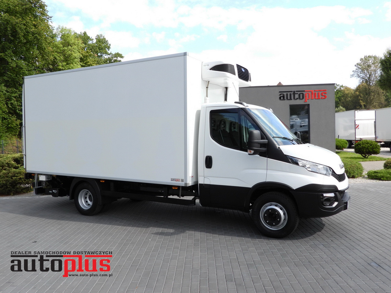 IVECO DAILY 70C17 REFRIGERATOR 1*C LIFT 10 PALLETS POWER SUPPLY 230V CRUISE CONTROL AIR CONDITIONING PNEUMATICS AUTOMATIC TRANSMISSION HI-MATIC TWIN WHEELS 170HP - Φορτηγό ψυγείο: φωτογραφία 1 IVECO DAILY 70C17 REFRIGERATOR 1*C LIFT 10 PALLETS POWER SUPPLY 230V CRUISE CONTROL AIR CONDITIONING PNEUMATICS AUTOMATIC TRANSMISSION HI-MATIC TWIN WHEELS 170HP - Φορτηγό ψυγείο: φωτογραφία 1