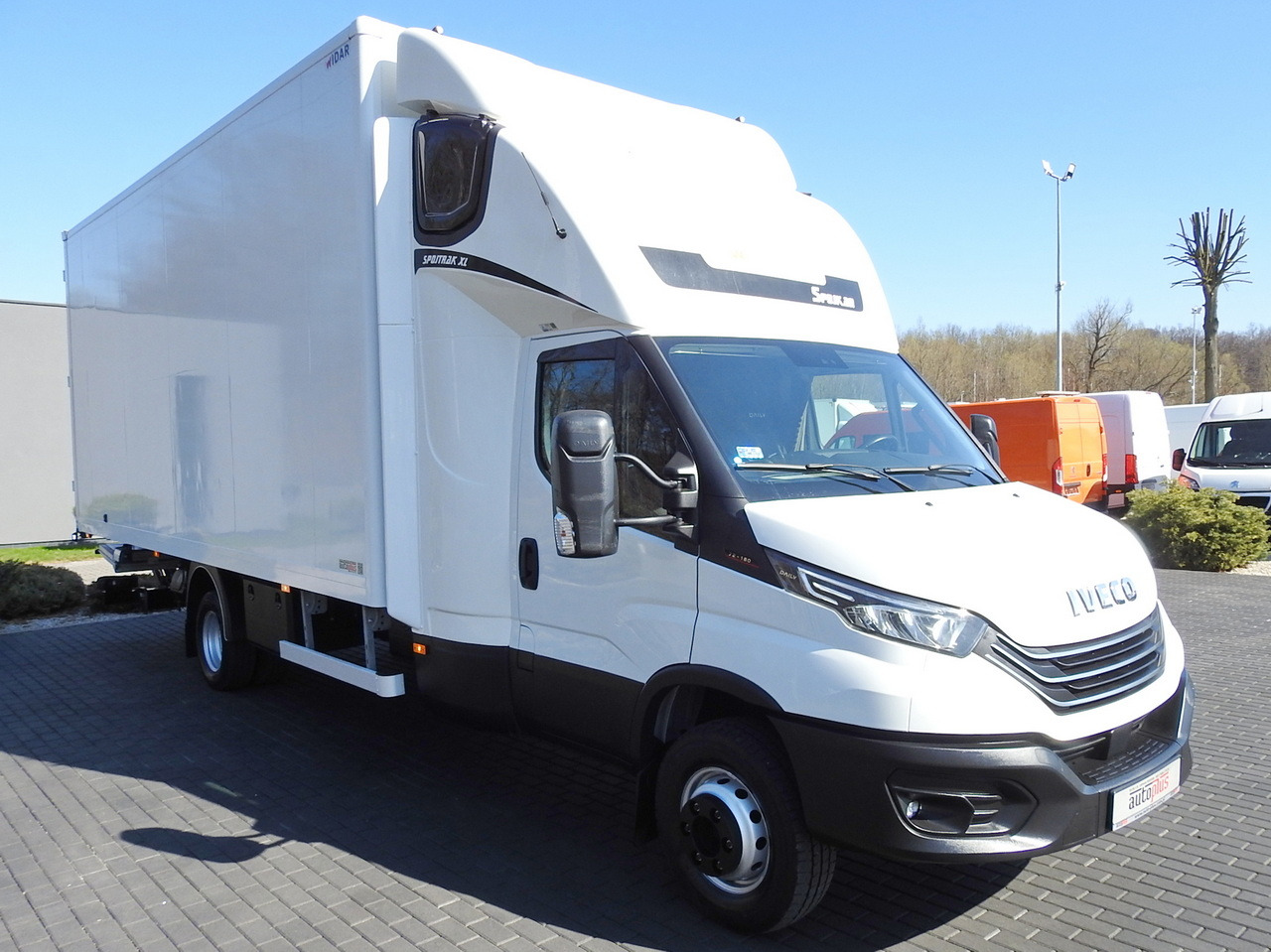 IVECO DAILY 70C18 BOX LIFT 14 PALLETS WEBASTO CRUISE CONTROL NAVIGATION LED LIGHTS TWIN WHEELS AIR CONDITIONING 180HP - Επαγγελματικό αυτοκίνητο κόφα: φωτογραφία 4 IVECO DAILY 70C18 BOX LIFT 14 PALLETS WEBASTO CRUISE CONTROL NAVIGATION LED LIGHTS TWIN WHEELS AIR CONDITIONING 180HP - Επαγγελματικό αυτοκίνητο κόφα: φωτογραφία 4