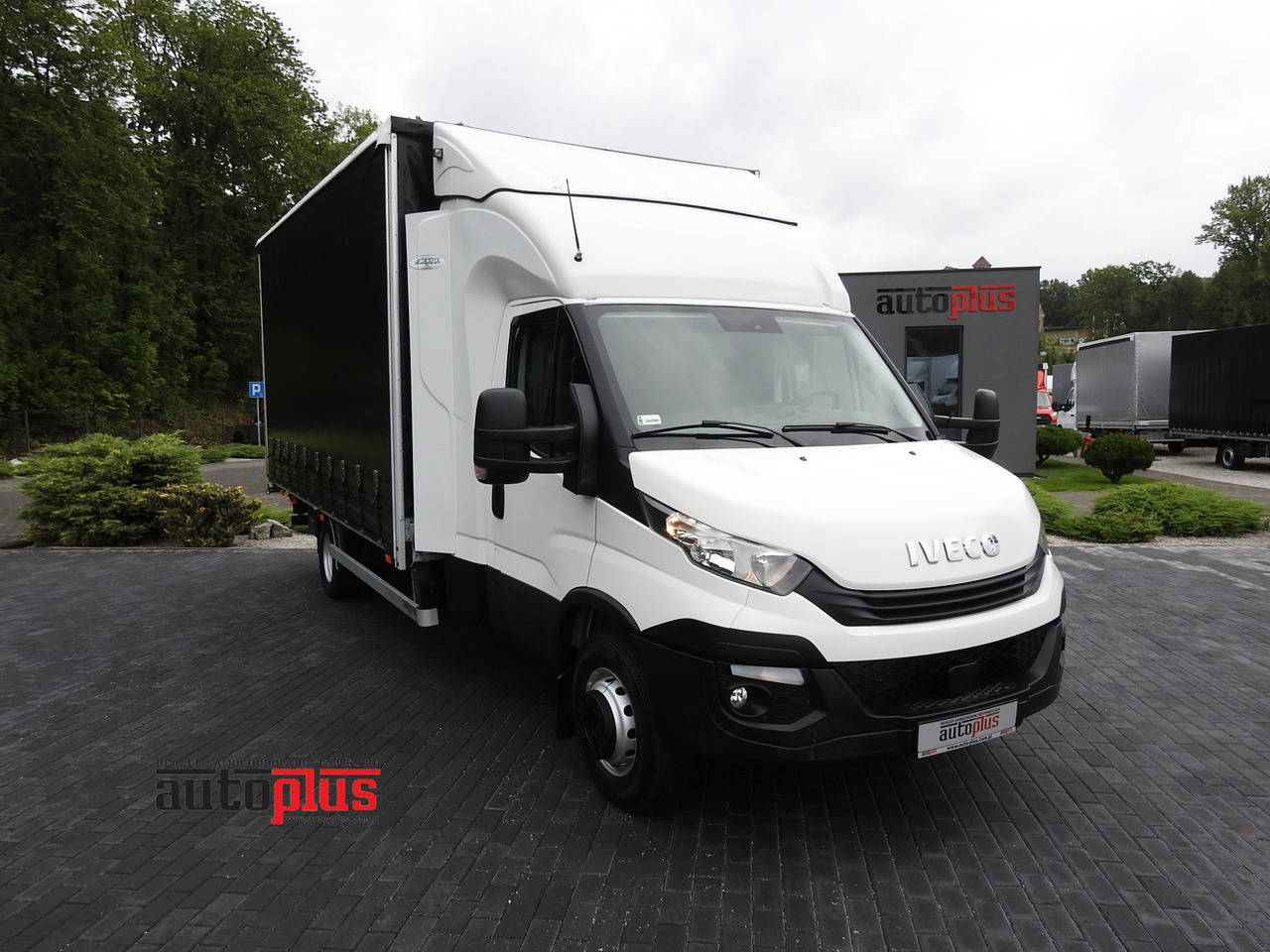 IVECO DAILY 70C18 TARPAULIN LIFT 12 PALLETS WEBASTO CRUISE CONTROL TWIN WHEELS AIR CONDITIONING 180HP - Επαγγελματικό αυτοκίνητο με μουσαμά: φωτογραφία 1 IVECO DAILY 70C18 TARPAULIN LIFT 12 PALLETS WEBASTO CRUISE CONTROL TWIN WHEELS AIR CONDITIONING 180HP - Επαγγελματικό αυτοκίνητο με μουσαμά: φωτογραφία 1