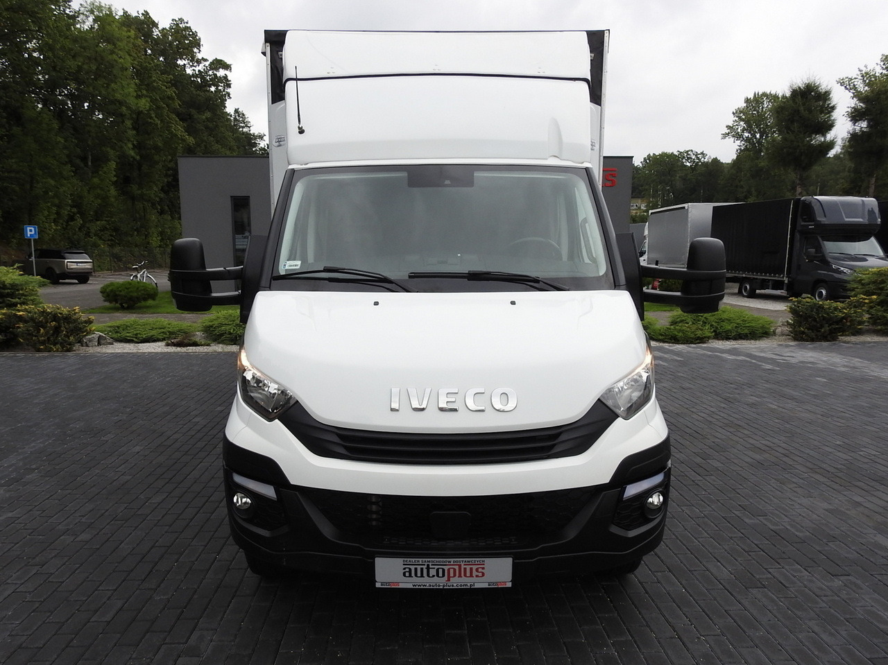IVECO DAILY 70C18 TARPAULIN LIFT 12 PALLETS WEBASTO CRUISE CONTROL TWIN WHEELS AIR CONDITIONING 180HP - Επαγγελματικό αυτοκίνητο με μουσαμά: φωτογραφία 5 IVECO DAILY 70C18 TARPAULIN LIFT 12 PALLETS WEBASTO CRUISE CONTROL TWIN WHEELS AIR CONDITIONING 180HP - Επαγγελματικό αυτοκίνητο με μουσαμά: φωτογραφία 5