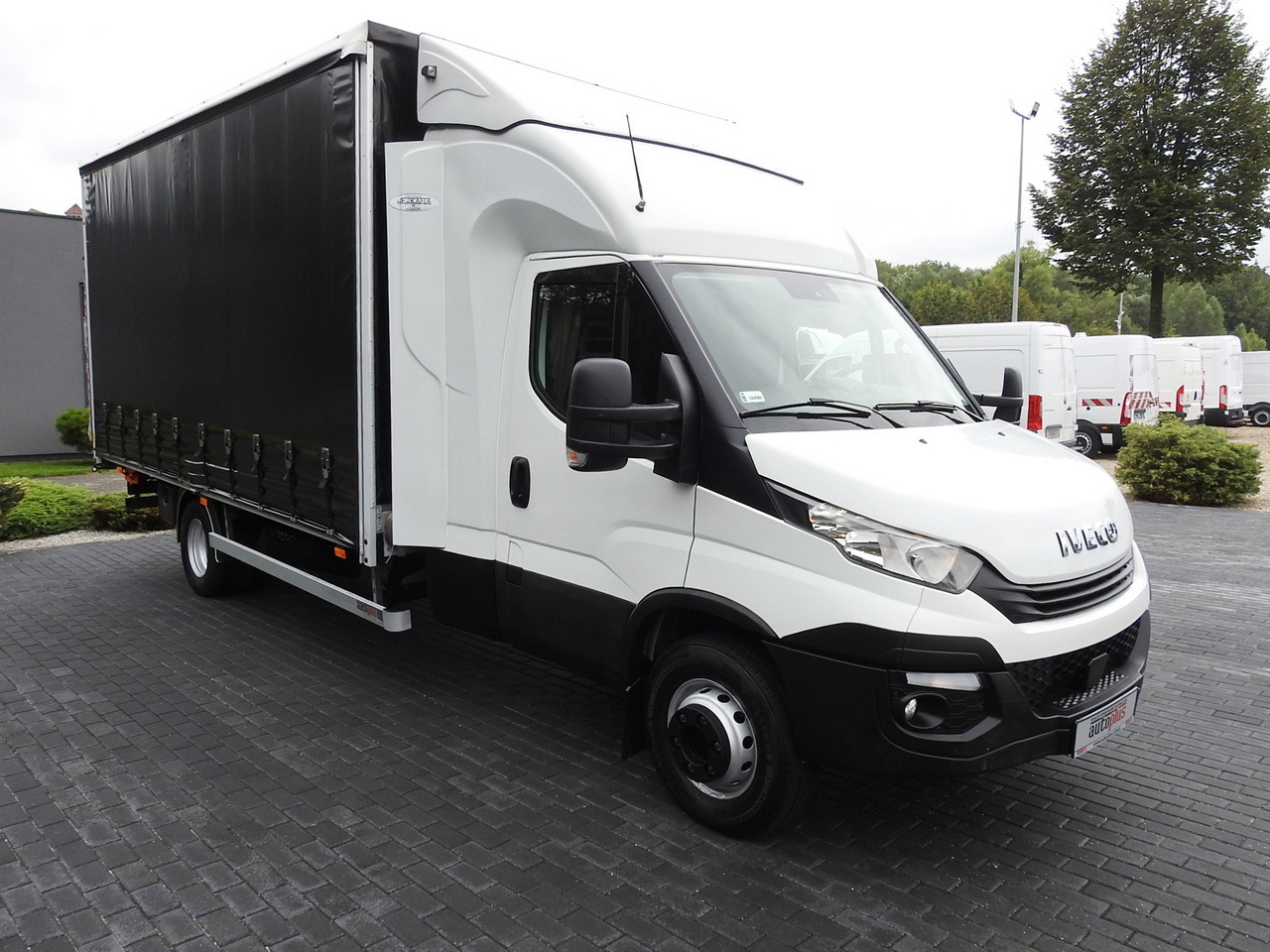 IVECO DAILY 70C18 TARPAULIN LIFT 12 PALLETS WEBASTO CRUISE CONTROL TWIN WHEELS AIR CONDITIONING 180HP - Επαγγελματικό αυτοκίνητο με μουσαμά: φωτογραφία 4 IVECO DAILY 70C18 TARPAULIN LIFT 12 PALLETS WEBASTO CRUISE CONTROL TWIN WHEELS AIR CONDITIONING 180HP - Επαγγελματικό αυτοκίνητο με μουσαμά: φωτογραφία 4