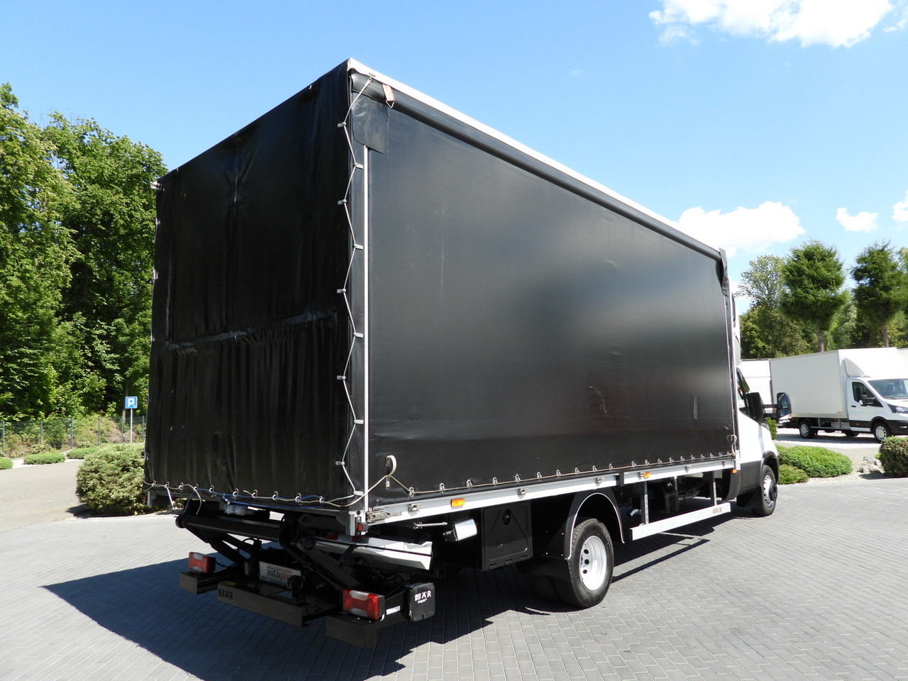 IVECO DAILY 70C18 TARPAULIN LIFT 14 PALLETS WEBASTO CRUISE CONTROL LED LIGHTS TWIN WHEELS AIR CONDITIONING 180HP - Επαγγελματικό αυτοκίνητο με μουσαμά: φωτογραφία 3 IVECO DAILY 70C18 TARPAULIN LIFT 14 PALLETS WEBASTO CRUISE CONTROL LED LIGHTS TWIN WHEELS AIR CONDITIONING 180HP - Επαγγελματικό αυτοκίνητο με μουσαμά: φωτογραφία 3