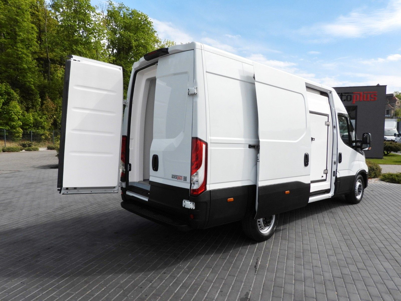 Iveco DAILY 35S14 KÜHLKASTENWAGEN-10*C TEMPOMAT - Επαγγελματικό αυτοκίνητο ψυγείο: φωτογραφία 3 Iveco DAILY 35S14 KÜHLKASTENWAGEN-10*C TEMPOMAT - Επαγγελματικό αυτοκίνητο ψυγείο: φωτογραφία 3