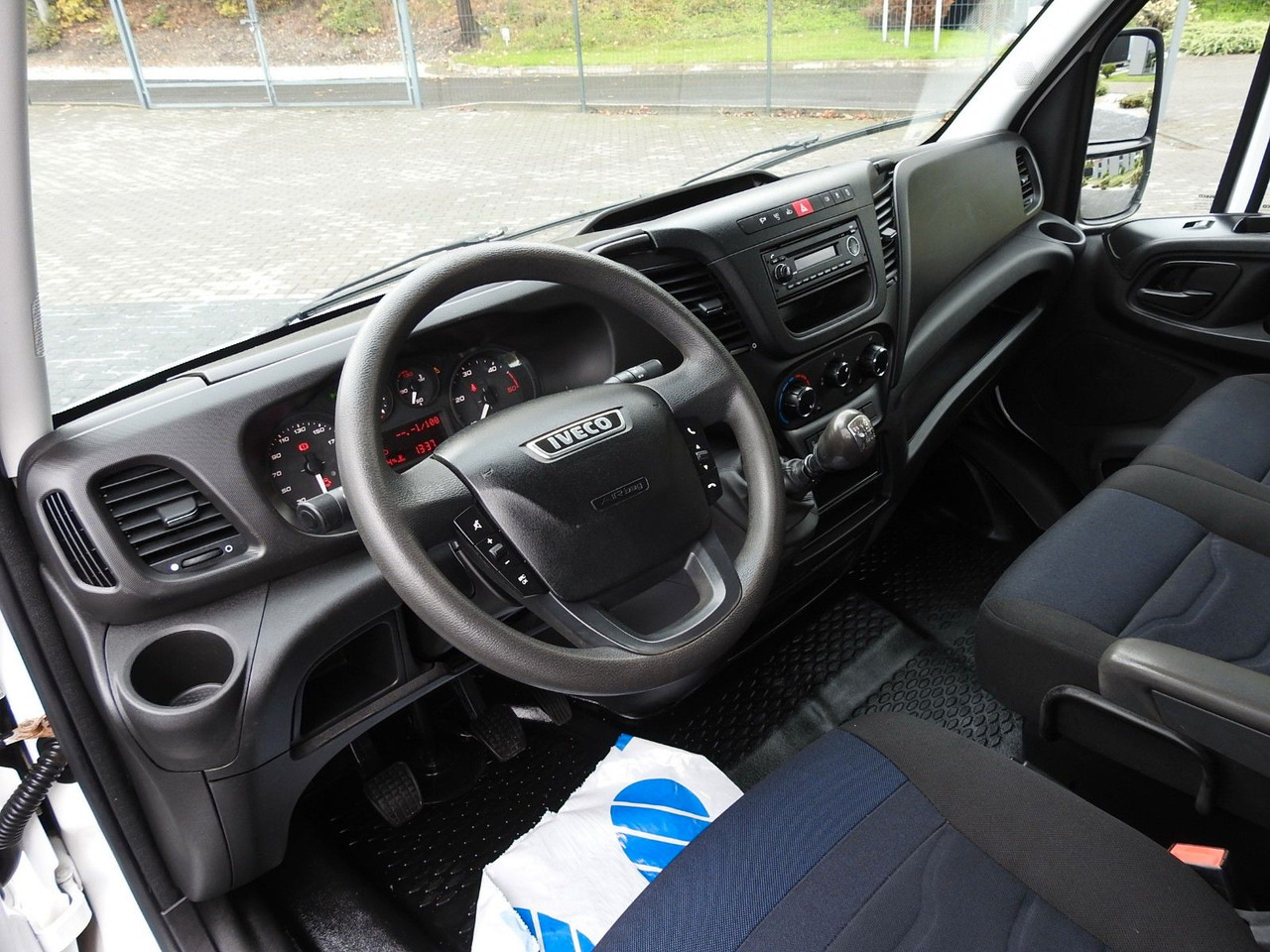 Iveco DAILY 35S15 PRITSCHE DOPPELKABINE DOKA 7 SITZE - Μικρό φορτηγό με καρότσα, Διπλοκάμπινο ελαφρύ επαγγελματικό: φωτογραφία 2 Iveco DAILY 35S15 PRITSCHE DOPPELKABINE DOKA 7 SITZE - Μικρό φορτηγό με καρότσα, Διπλοκάμπινο ελαφρύ επαγγελματικό: φωτογραφία 2