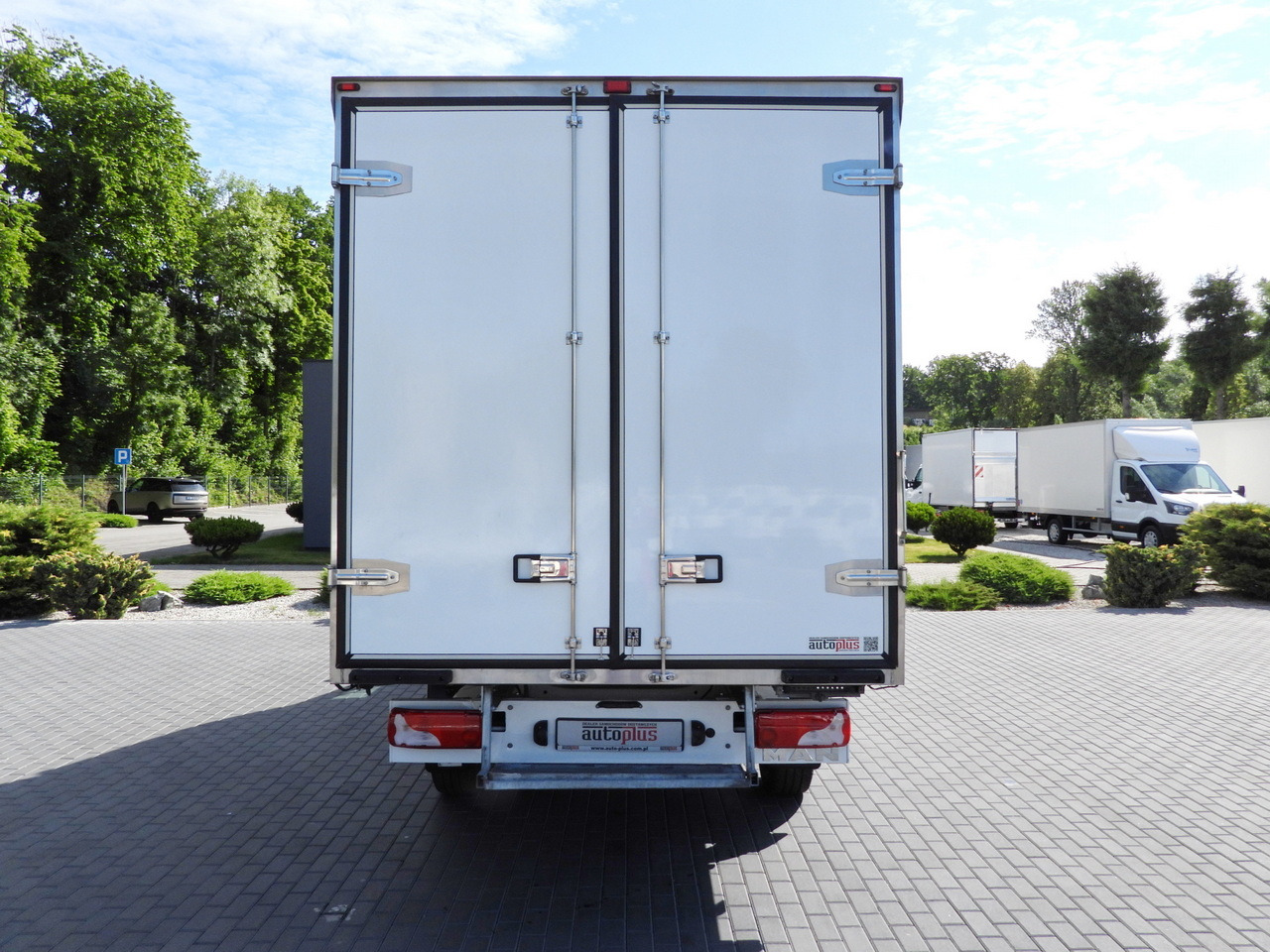 Επαγγελματικό αυτοκίνητο ψυγείο MAN TGE 3.140 REGRIGERATOR BOX -1*C 8 PALLETS HEATING FUNCTION CRUISE CONTROL PNEUMATICS AIR CONDITIONING  140HP: φωτογραφία 11