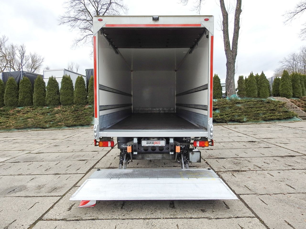 Επαγγελματικό αυτοκίνητο κόφα MAN TGL 12.220 BOX LIFT 18 PALLETS CRUISE CONTROLAIR CONDITIONING PNEUMATICS AUTOMATIC TWIN WHEELS  220HP: φωτογραφία 11