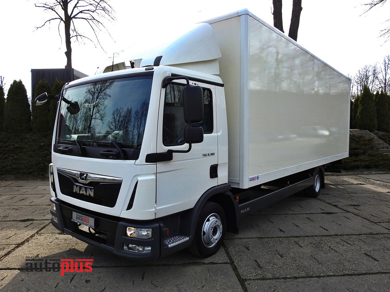 MAN TGL 8.18 BOX 16 PALLETS CRUISE CONTROL TWIN WHEELS 180HP - Επαγγελματικό αυτοκίνητο κόφα: φωτογραφία 1 MAN TGL 8.18 BOX 16 PALLETS CRUISE CONTROL TWIN WHEELS 180HP - Επαγγελματικό αυτοκίνητο κόφα: φωτογραφία 1
