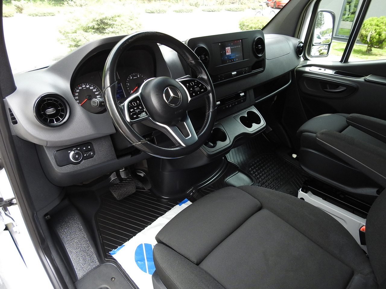 MERCEDES SPRINTER BOX DELIVERY VAN 5 SEATS CRUISE CONTROL NAVIGATION AIR CONDITIONING AUTOMATIC TRANSMISSION 160HP - Βαν: φωτογραφία 2 MERCEDES SPRINTER BOX DELIVERY VAN 5 SEATS CRUISE CONTROL NAVIGATION AIR CONDITIONING AUTOMATIC TRANSMISSION 160HP - Βαν: φωτογραφία 2