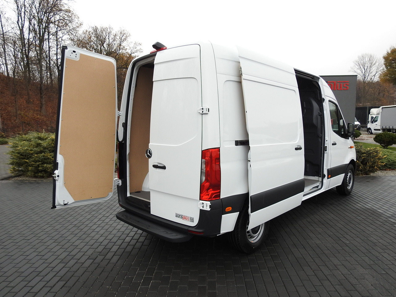 MERCEDES eSprinter NEW ELECTRIC VAN AUTOMATIC TRANSMISSION GUARANTEE 95HP - Βαν: φωτογραφία 3 MERCEDES eSprinter NEW ELECTRIC VAN AUTOMATIC TRANSMISSION GUARANTEE 95HP - Βαν: φωτογραφία 3