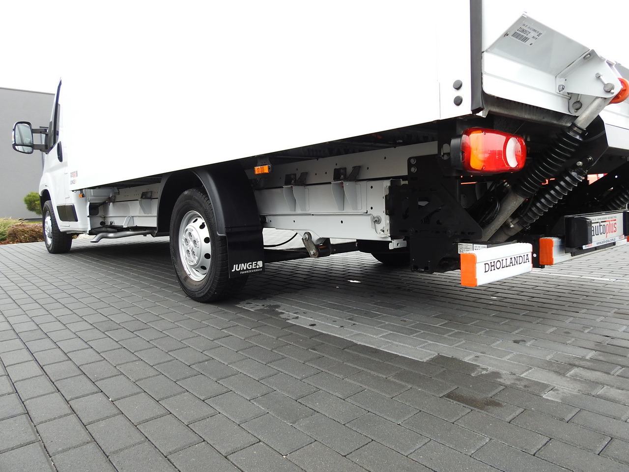 Επαγγελματικό αυτοκίνητο κόφα PEUGEOT BOXER BOX LIFT 8 PALLETS CRUISE CONTROL AIR CONDITIONING  140HP: φωτογραφία 15