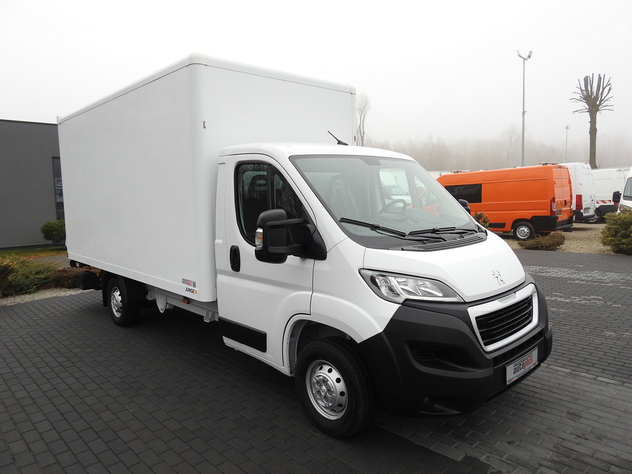 PEUGEOT BOXER BOX LIFT 8 PALLETS CRUISE CONTROL AIR CONDITIONING 140HP - Επαγγελματικό αυτοκίνητο κόφα: φωτογραφία 4 PEUGEOT BOXER BOX LIFT 8 PALLETS CRUISE CONTROL AIR CONDITIONING 140HP - Επαγγελματικό αυτοκίνητο κόφα: φωτογραφία 4