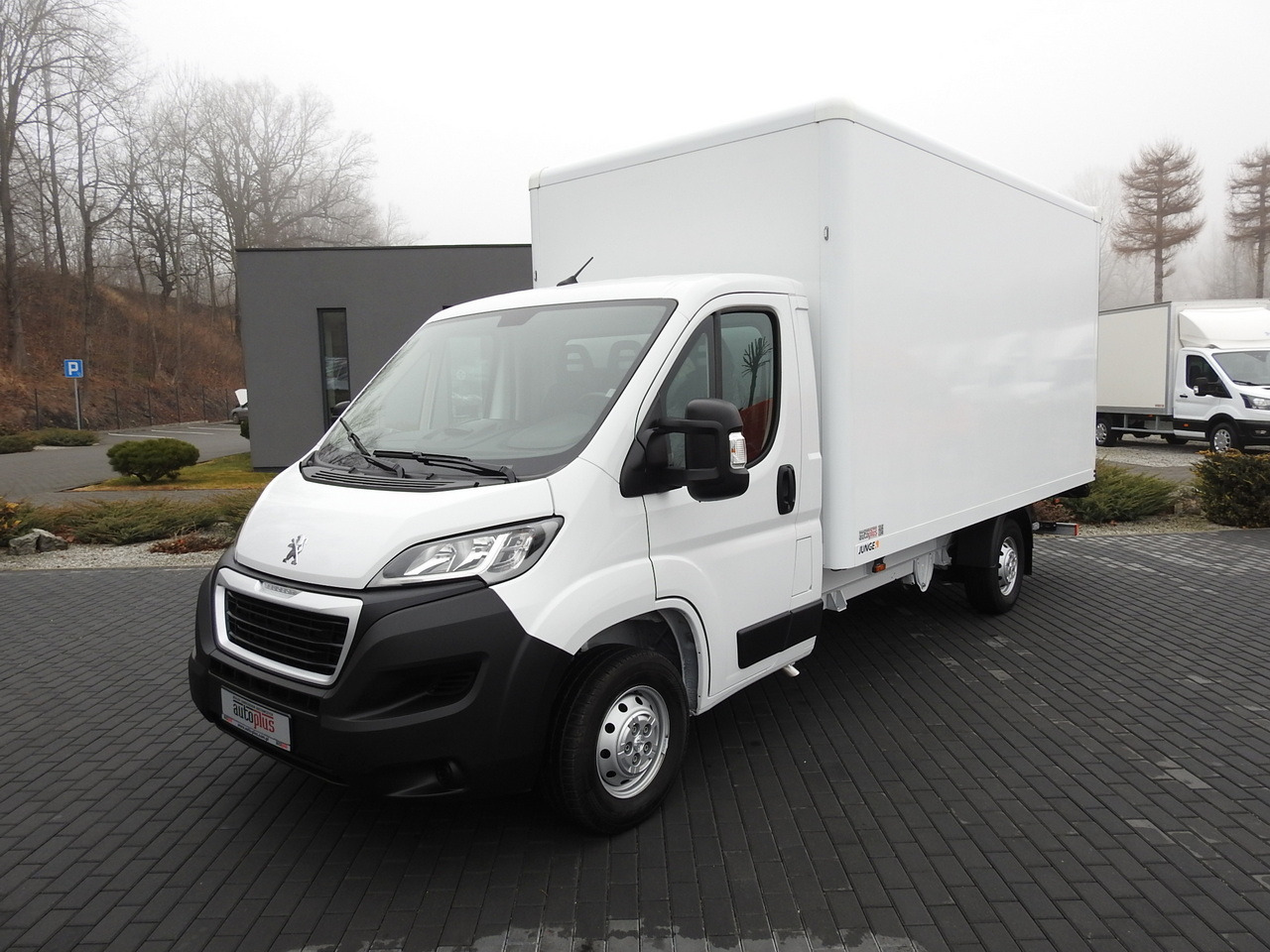 Επαγγελματικό αυτοκίνητο κόφα PEUGEOT BOXER BOX LIFT 8 PALLETS CRUISE CONTROL AIR CONDITIONING  140HP: φωτογραφία 17