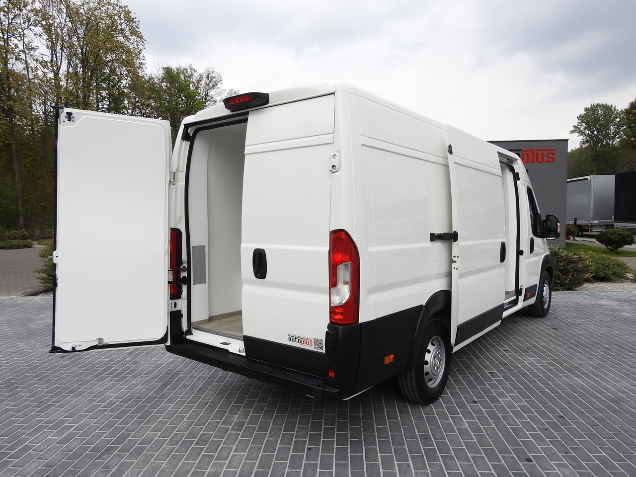 PEUGEOT BOXER REFRIGERATOR VAN 0*C CRUISE CONTROL NAVIGATION AIR CONDITIONING 135HP - Επαγγελματικό αυτοκίνητο ψυγείο: φωτογραφία 3 PEUGEOT BOXER REFRIGERATOR VAN 0*C CRUISE CONTROL NAVIGATION AIR CONDITIONING 135HP - Επαγγελματικό αυτοκίνητο ψυγείο: φωτογραφία 3
