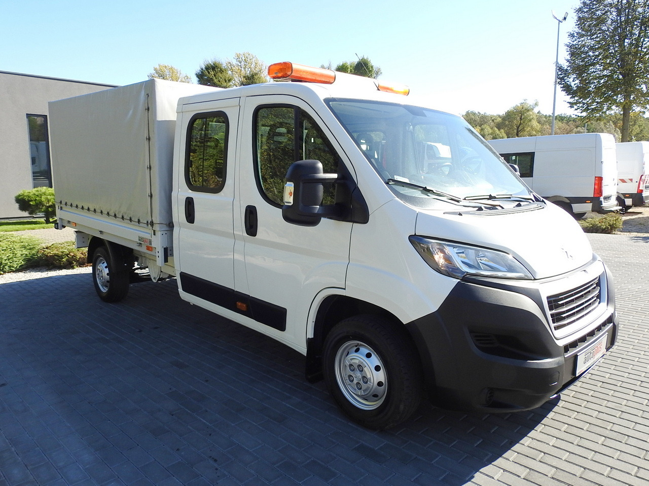 PEUGEOT BOXER STAKE BODY DOUBLE CABIN DOKA 7 SEATS AIR CONDITIONING 140HP - Διπλοκάμπινο ελαφρύ επαγγελματικό: φωτογραφία 4 PEUGEOT BOXER STAKE BODY DOUBLE CABIN DOKA 7 SEATS AIR CONDITIONING 140HP - Διπλοκάμπινο ελαφρύ επαγγελματικό: φωτογραφία 4