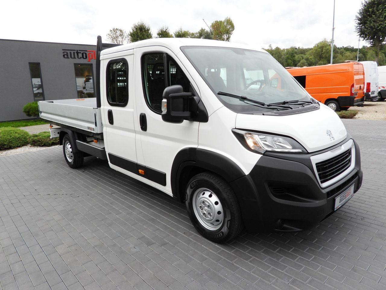PEUGEOT BOXER STAKE BODY DOUBLE CABIN DOKA 7 SEATS CRUISE CONTROL AIR CONDITIONING 140HP - Μικρό φορτηγό με καρότσα: φωτογραφία 5 PEUGEOT BOXER STAKE BODY DOUBLE CABIN DOKA 7 SEATS CRUISE CONTROL AIR CONDITIONING 140HP - Μικρό φορτηγό με καρότσα: φωτογραφία 5