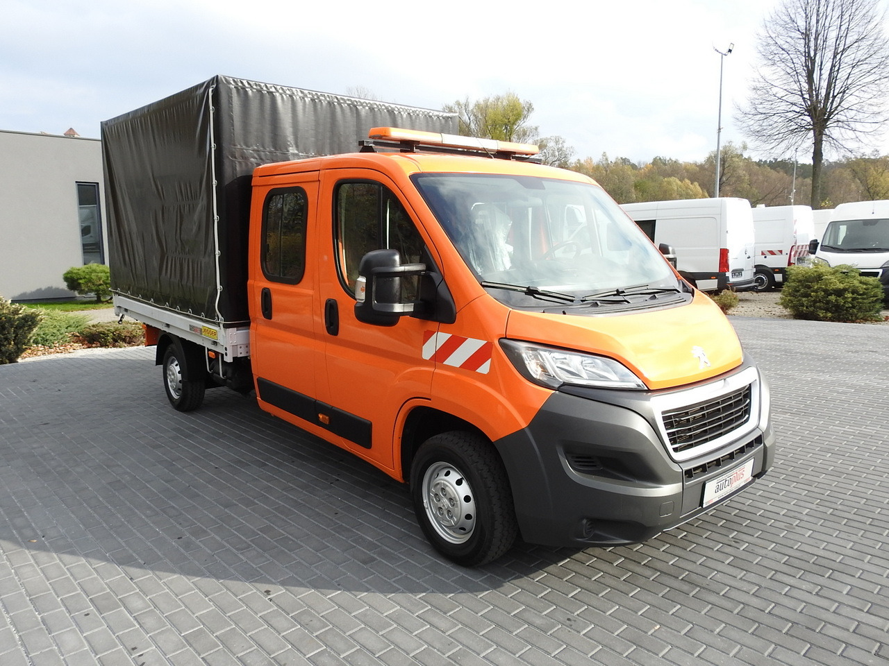 PEUGEOT BOXER STAKE BODY TARPAULIN DOUBLE CABIN DOKA 7 SEATS AIR CONDITIONING PNEUMATICS 140HP - Διπλοκάμπινο ελαφρύ επαγγελματικό: φωτογραφία 4 PEUGEOT BOXER STAKE BODY TARPAULIN DOUBLE CABIN DOKA 7 SEATS AIR CONDITIONING PNEUMATICS 140HP - Διπλοκάμπινο ελαφρύ επαγγελματικό: φωτογραφία 4