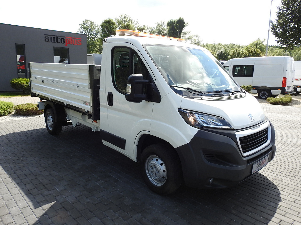 PEUGEOT BOXER THREE-WAY TIPPER AIR CONDITIONING 130HP - Φορτηγό ανατρεπόμενο: φωτογραφία 4 PEUGEOT BOXER THREE-WAY TIPPER AIR CONDITIONING 130HP - Φορτηγό ανατρεπόμενο: φωτογραφία 4
