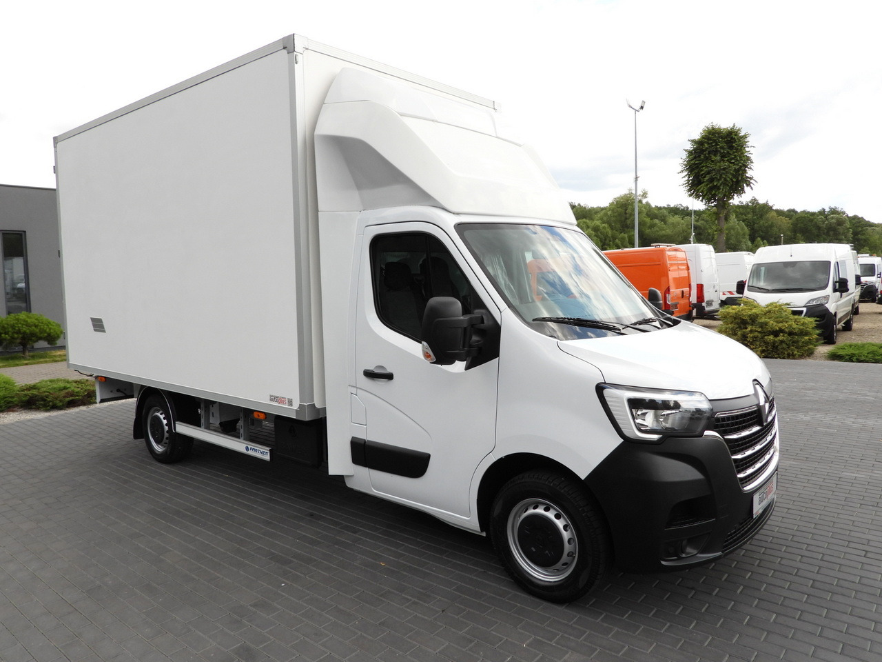 RENAULT MASTER BOX 8 PALLETS CRUISE CONTROL LED LIGHTS AIR CONDITIONING 165HP - Επαγγελματικό αυτοκίνητο κόφα: φωτογραφία 4 RENAULT MASTER BOX 8 PALLETS CRUISE CONTROL LED LIGHTS AIR CONDITIONING 165HP - Επαγγελματικό αυτοκίνητο κόφα: φωτογραφία 4