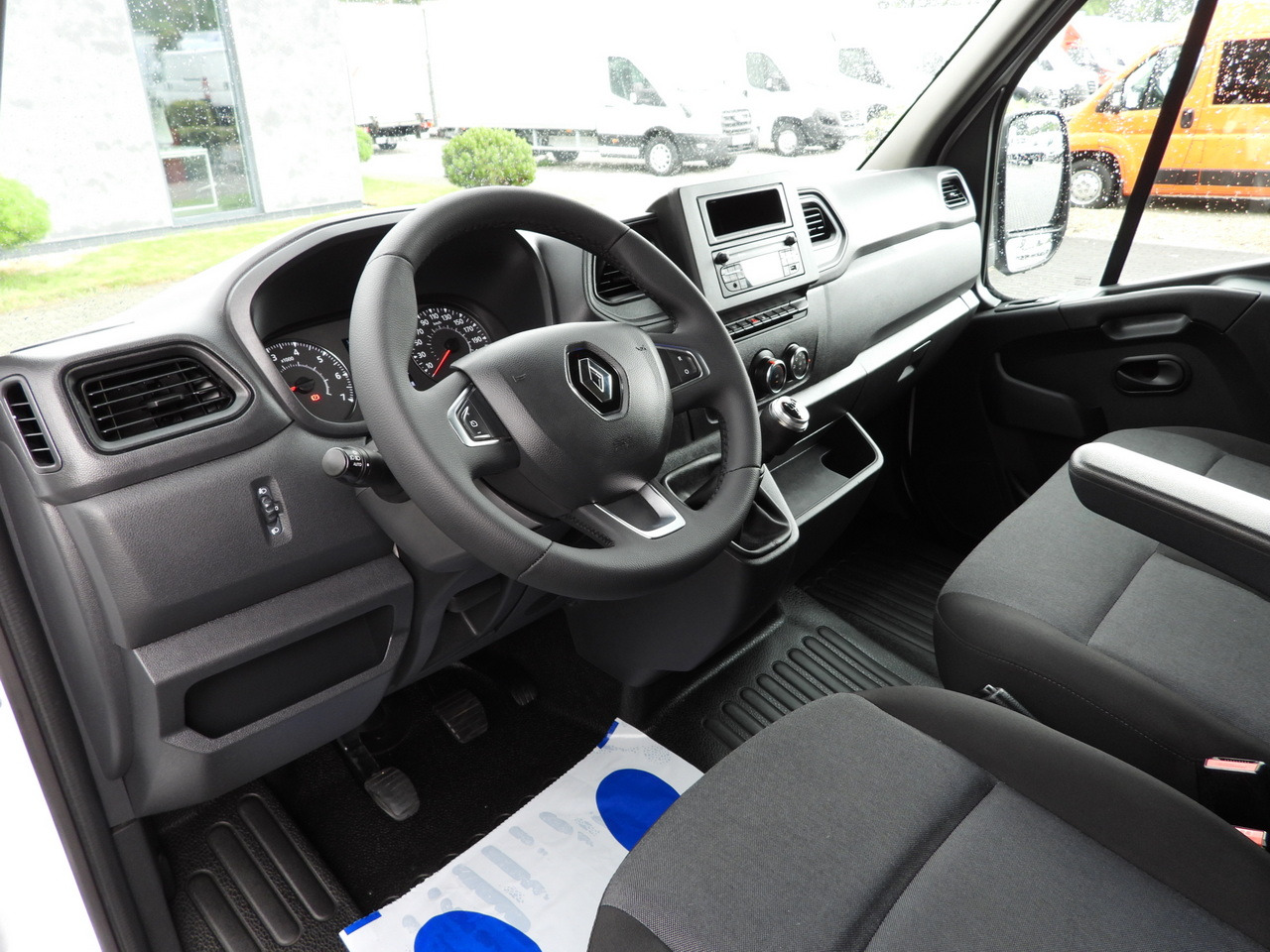 RENAULT MASTER BOX LIFT 8 PALLETS CRUISE CONTROL LED LIGHTS AIR CONDITIONING 145HP - Επαγγελματικό αυτοκίνητο κόφα: φωτογραφία 2 RENAULT MASTER BOX LIFT 8 PALLETS CRUISE CONTROL LED LIGHTS AIR CONDITIONING 145HP - Επαγγελματικό αυτοκίνητο κόφα: φωτογραφία 2