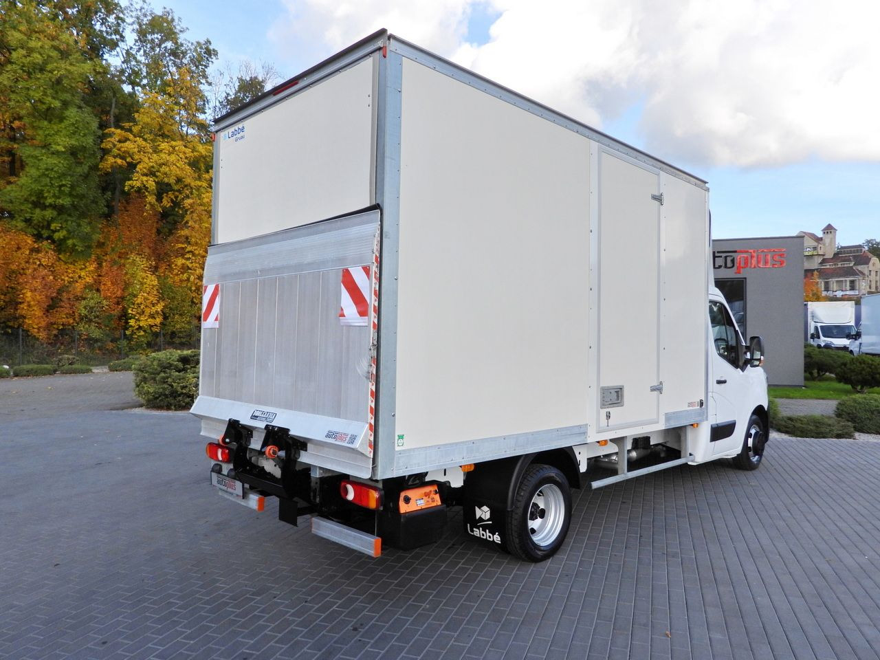 RENAULT MASTER BOX LIFT 8 PALLETS CRUISE CONTROL LED LIGHTS TWIN WHEELS AIR CONDITIONING  145HP - Επαγγελματικό αυτοκίνητο κόφα: φωτογραφία 3 RENAULT MASTER BOX LIFT 8 PALLETS CRUISE CONTROL LED LIGHTS TWIN WHEELS AIR CONDITIONING  145HP - Επαγγελματικό αυτοκίνητο κόφα: φωτογραφία 3