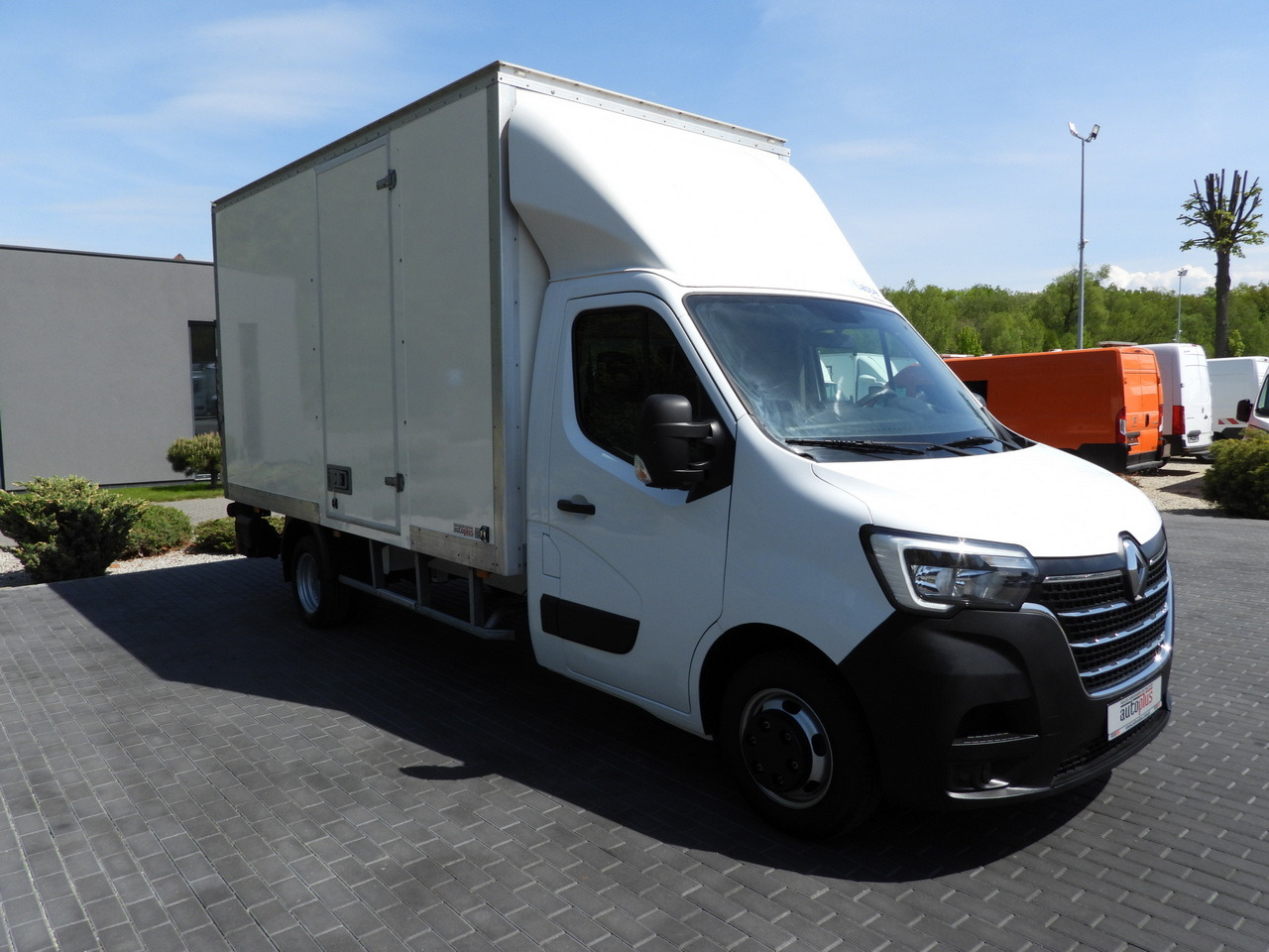 RENAULT MASTER BOX LIFT 8 PALLETS CRUISE CONTROL NAVIGATION LED LIGHTS TWIN WHEELS AIR CONDITIONING 145HP - Επαγγελματικό αυτοκίνητο κόφα: φωτογραφία 4 RENAULT MASTER BOX LIFT 8 PALLETS CRUISE CONTROL NAVIGATION LED LIGHTS TWIN WHEELS AIR CONDITIONING 145HP - Επαγγελματικό αυτοκίνητο κόφα: φωτογραφία 4