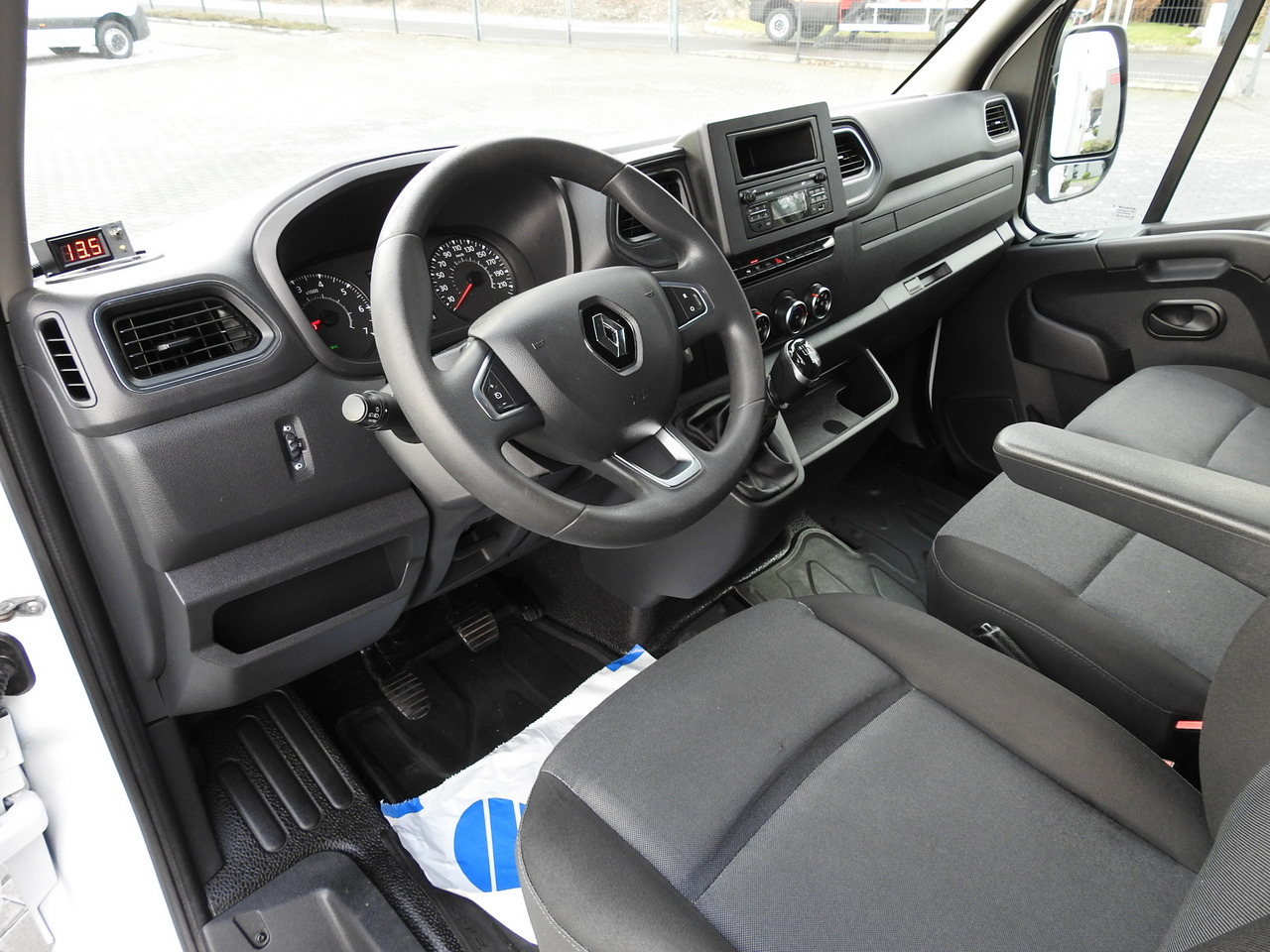 RENAULT MASTER TARPAULIN 10 PALLETS WEBASTO CRUISE CONTROL AIR CONDITIONING LED LIGHTS PNEUMATICS 165HP - Επαγγελματικό αυτοκίνητο με μουσαμά: φωτογραφία 2 RENAULT MASTER TARPAULIN 10 PALLETS WEBASTO CRUISE CONTROL AIR CONDITIONING LED LIGHTS PNEUMATICS 165HP - Επαγγελματικό αυτοκίνητο με μουσαμά: φωτογραφία 2