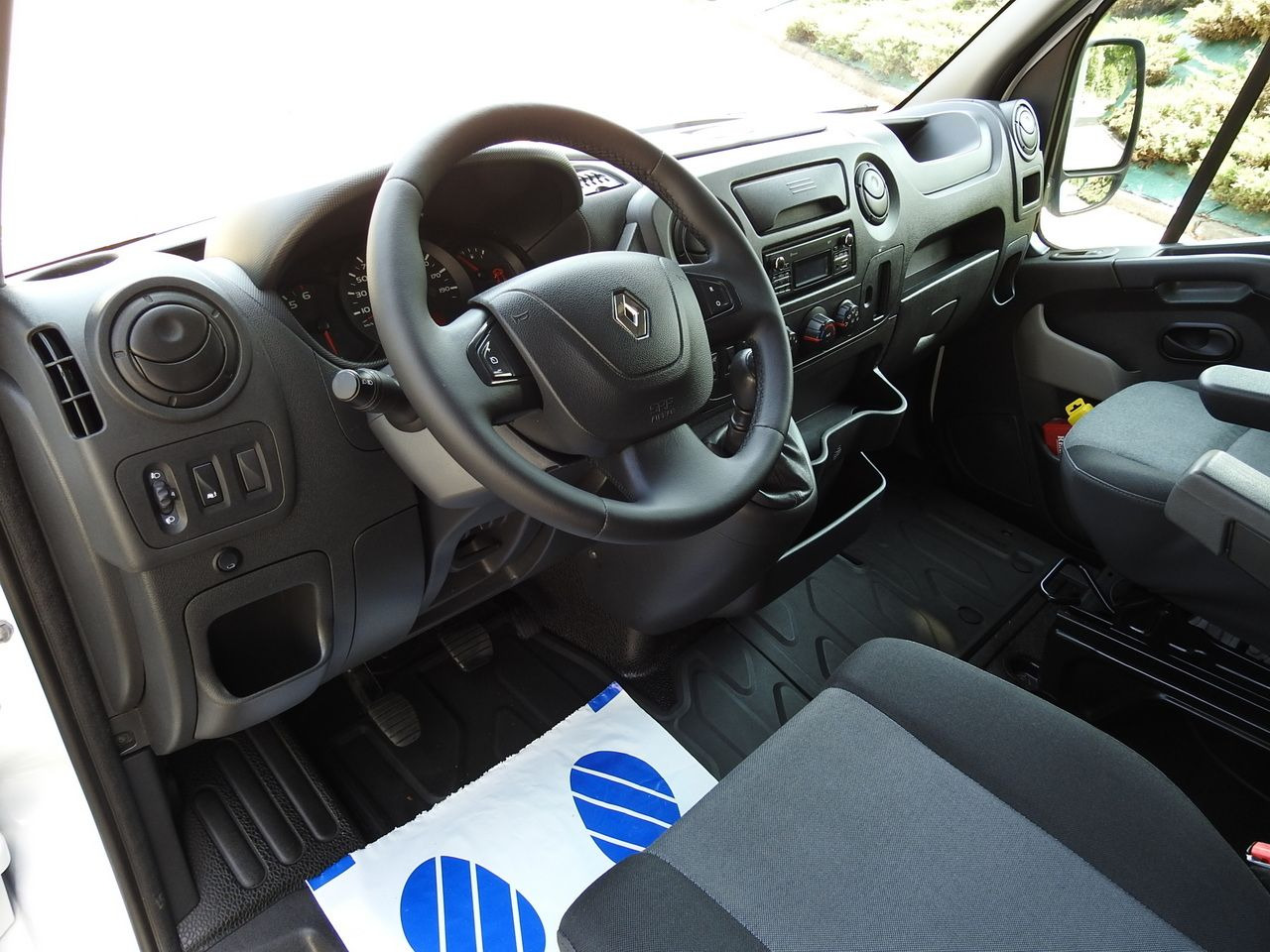 RENAULT MASTER TARPAULIN 8 PALLETS WEBASTO CRUISE CONTROL PNEUMATICS AIR CONDITIONING 170HP - Επαγγελματικό αυτοκίνητο με μουσαμά: φωτογραφία 2 RENAULT MASTER TARPAULIN 8 PALLETS WEBASTO CRUISE CONTROL PNEUMATICS AIR CONDITIONING 170HP - Επαγγελματικό αυτοκίνητο με μουσαμά: φωτογραφία 2