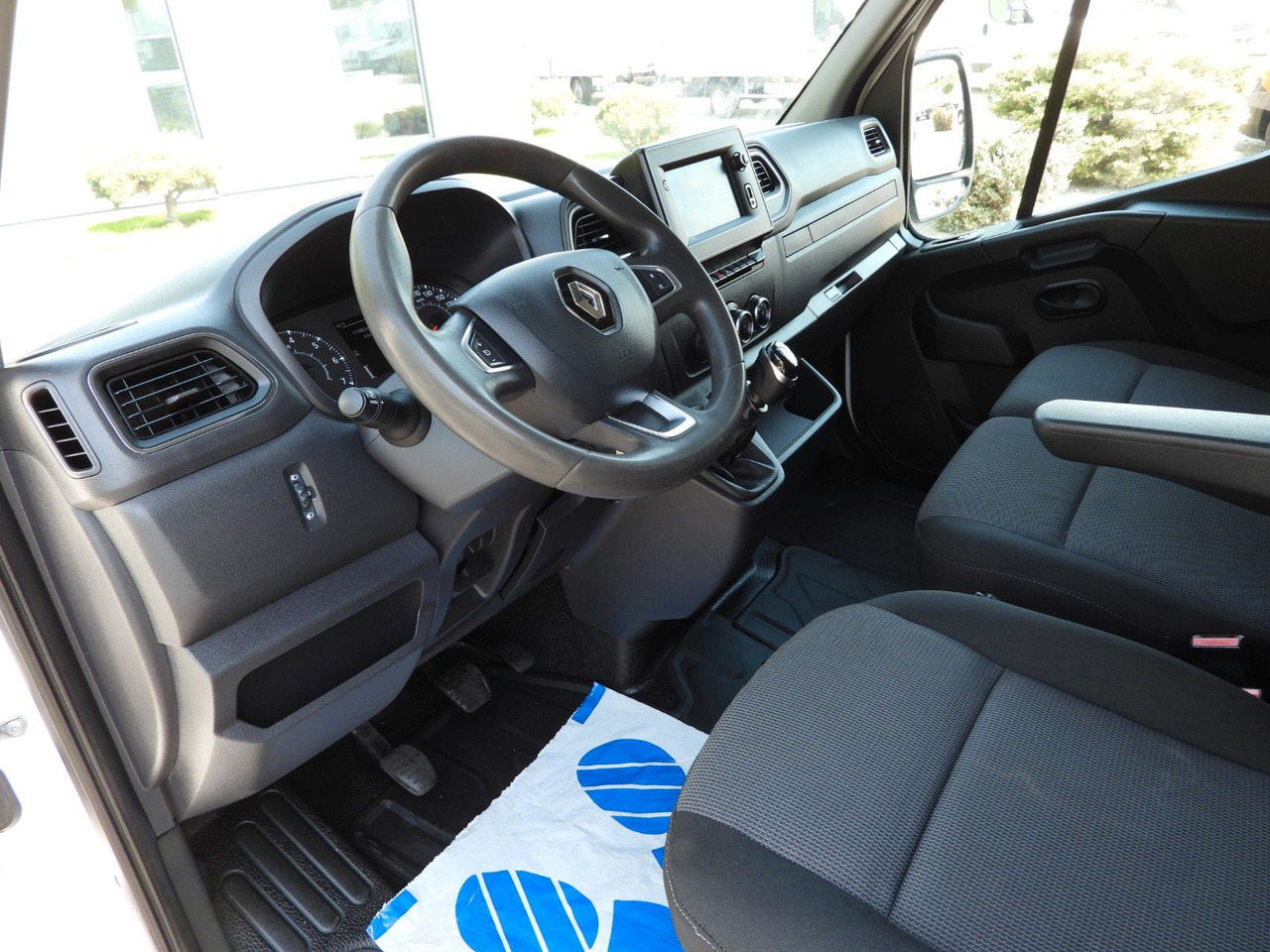 Renault MASTER KOFFER AUFZUG 8 PALETTEN TEMPOMAT NAVI - Επαγγελματικό αυτοκίνητο κόφα: φωτογραφία 2 Renault MASTER KOFFER AUFZUG 8 PALETTEN TEMPOMAT NAVI - Επαγγελματικό αυτοκίνητο κόφα: φωτογραφία 2