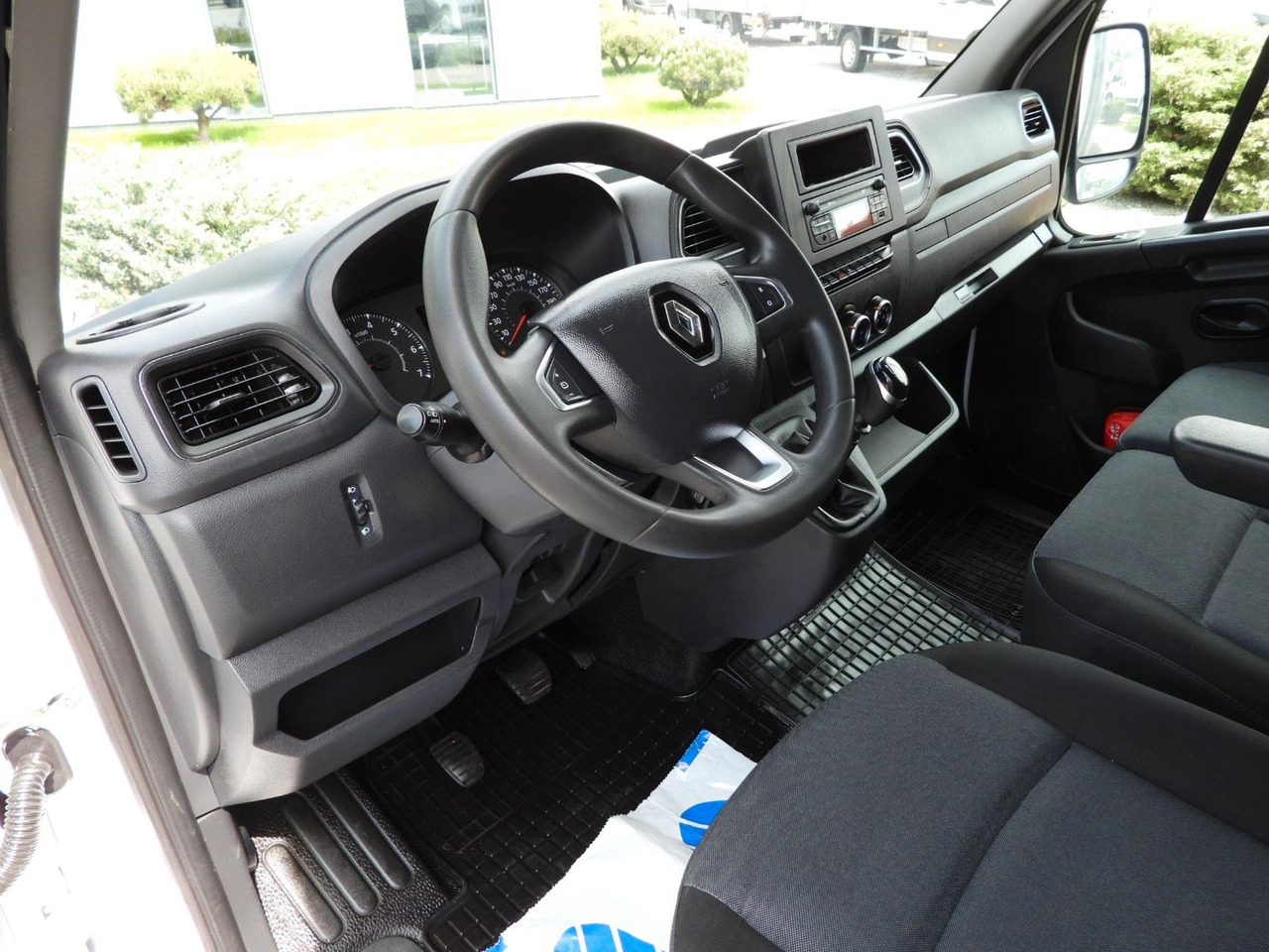 Renault MASTER PRITSCHE PLANE 10 PALETTEN WEBASTO A/C - Επαγγελματικό αυτοκίνητο με μουσαμά: φωτογραφία 2 Renault MASTER PRITSCHE PLANE 10 PALETTEN WEBASTO A/C - Επαγγελματικό αυτοκίνητο με μουσαμά: φωτογραφία 2