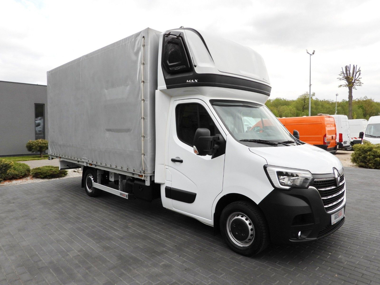 Renault MASTER PRITSCHE PLANE 10 PALETTEN WEBASTO A/C - Επαγγελματικό αυτοκίνητο με μουσαμά: φωτογραφία 4 Renault MASTER PRITSCHE PLANE 10 PALETTEN WEBASTO A/C - Επαγγελματικό αυτοκίνητο με μουσαμά: φωτογραφία 4