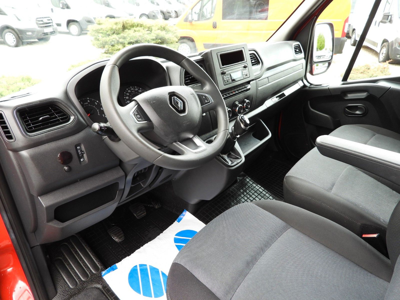 Renault MASTER PRITSCHE PLANE 10 PALETTEN WEBASTO A/C - Επαγγελματικό αυτοκίνητο με μουσαμά: φωτογραφία 2 Renault MASTER PRITSCHE PLANE 10 PALETTEN WEBASTO A/C - Επαγγελματικό αυτοκίνητο με μουσαμά: φωτογραφία 2