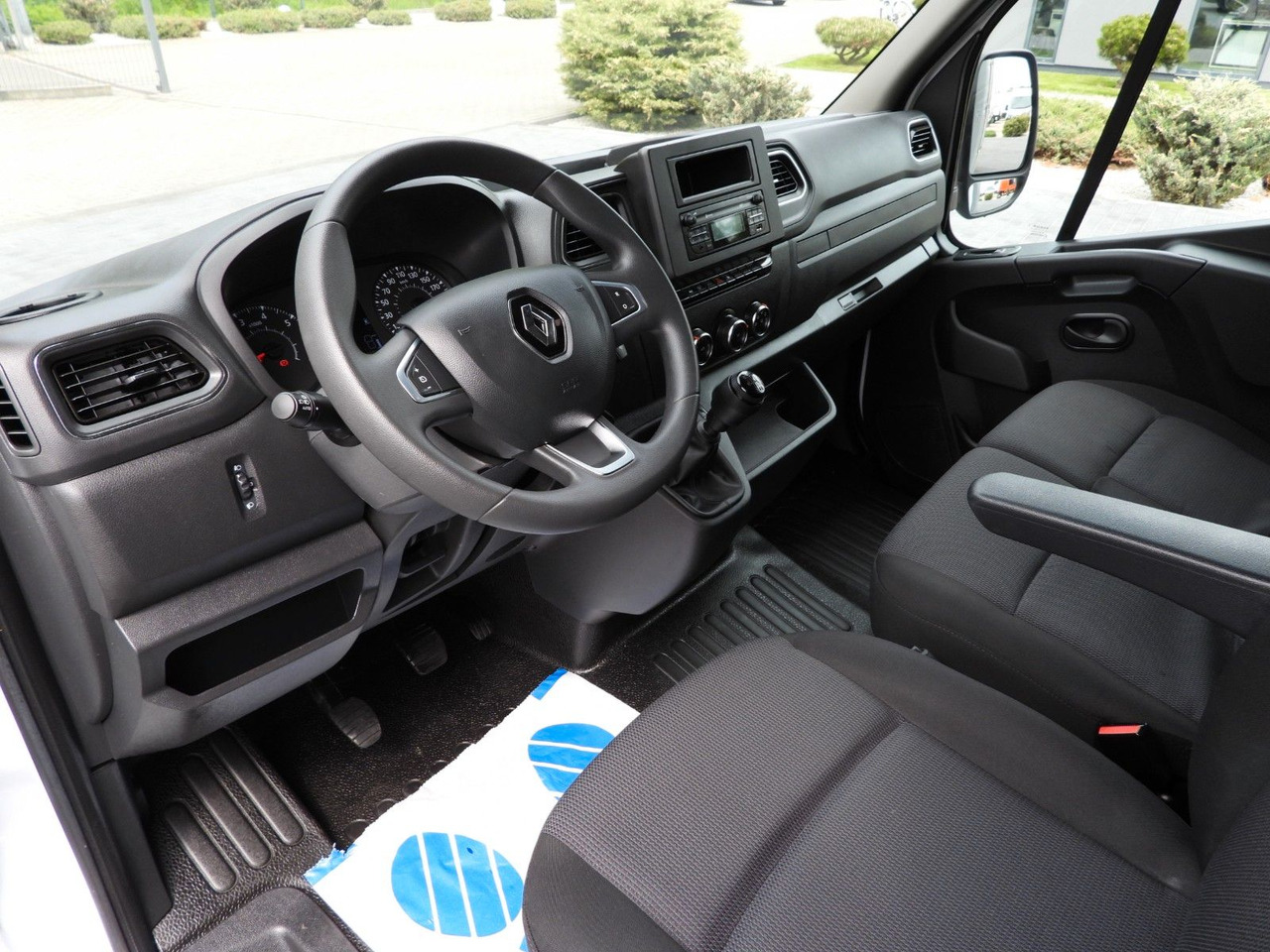 Renault MASTER PRITSCHE PLANE 10 PALETTEN WEBASTO A/C - Επαγγελματικό αυτοκίνητο με μουσαμά: φωτογραφία 2 Renault MASTER PRITSCHE PLANE 10 PALETTEN WEBASTO A/C - Επαγγελματικό αυτοκίνητο με μουσαμά: φωτογραφία 2