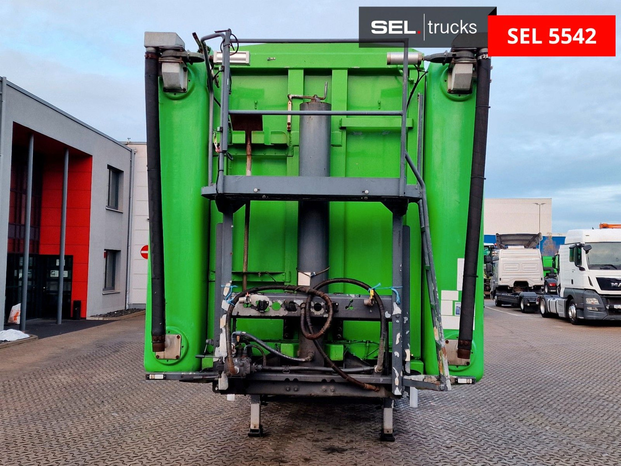 Kempf Duales Transportsyst.: Schüttgüter+Flüssikeiten Kempf Duales Transportsyst.: Schüttgüter+Flüssikeiten - Επικαθήμενο ανατρεπόμενο: φωτογραφία 2 Kempf Duales Transportsyst.: Schüttgüter+Flüssikeiten Kempf Duales Transportsyst.: Schüttgüter+Flüssikeiten - Επικαθήμενο ανατρεπόμενο: φωτογραφία 2