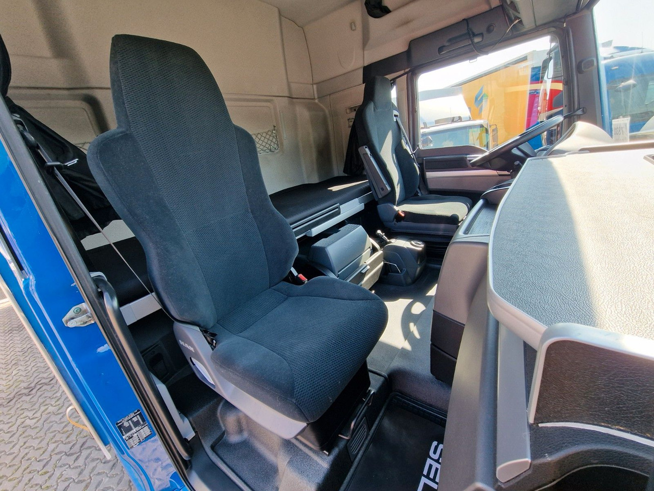 Φορτηγό μουσαμάς MAN TGX 18.440 4X2 LL-U / Intarder /Jumbo /Durchlade: φωτογραφία 16 Φορτηγό μουσαμάς MAN TGX 18.440 4X2 LL-U / Intarder /Jumbo /Durchlade: φωτογραφία 16