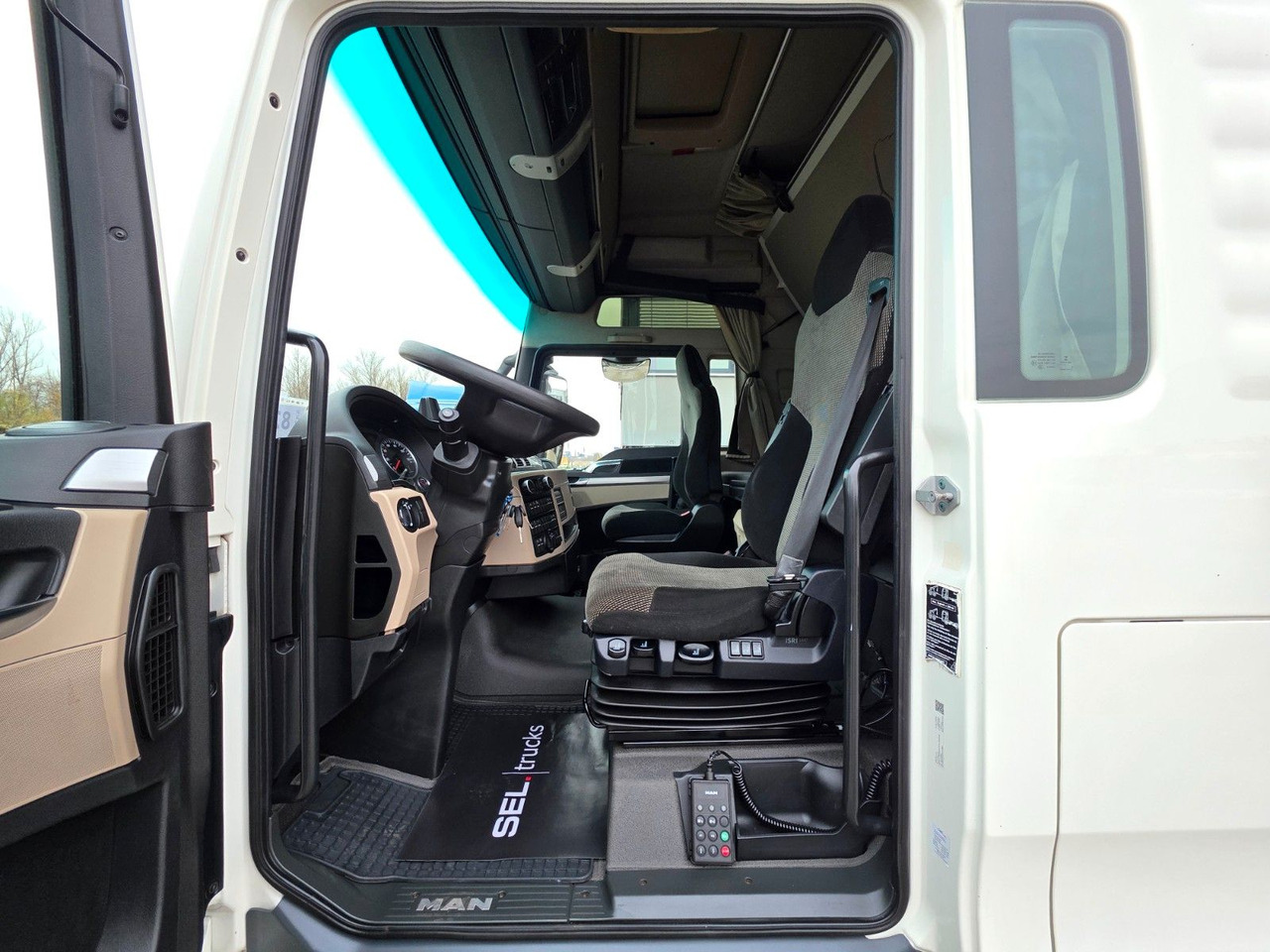 Τράκτορας MAN TGX 18.460 4X2 LLS-U / Retarder / 2 Tanks: φωτογραφία 26 Τράκτορας MAN TGX 18.460 4X2 LLS-U / Retarder / 2 Tanks: φωτογραφία 26