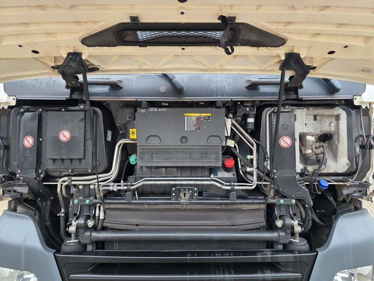 Τράκτορας MAN TGX 18.460 4X2 LLS-U / Retarder / 2 Tanks: φωτογραφία 24 Τράκτορας MAN TGX 18.460 4X2 LLS-U / Retarder / 2 Tanks: φωτογραφία 24