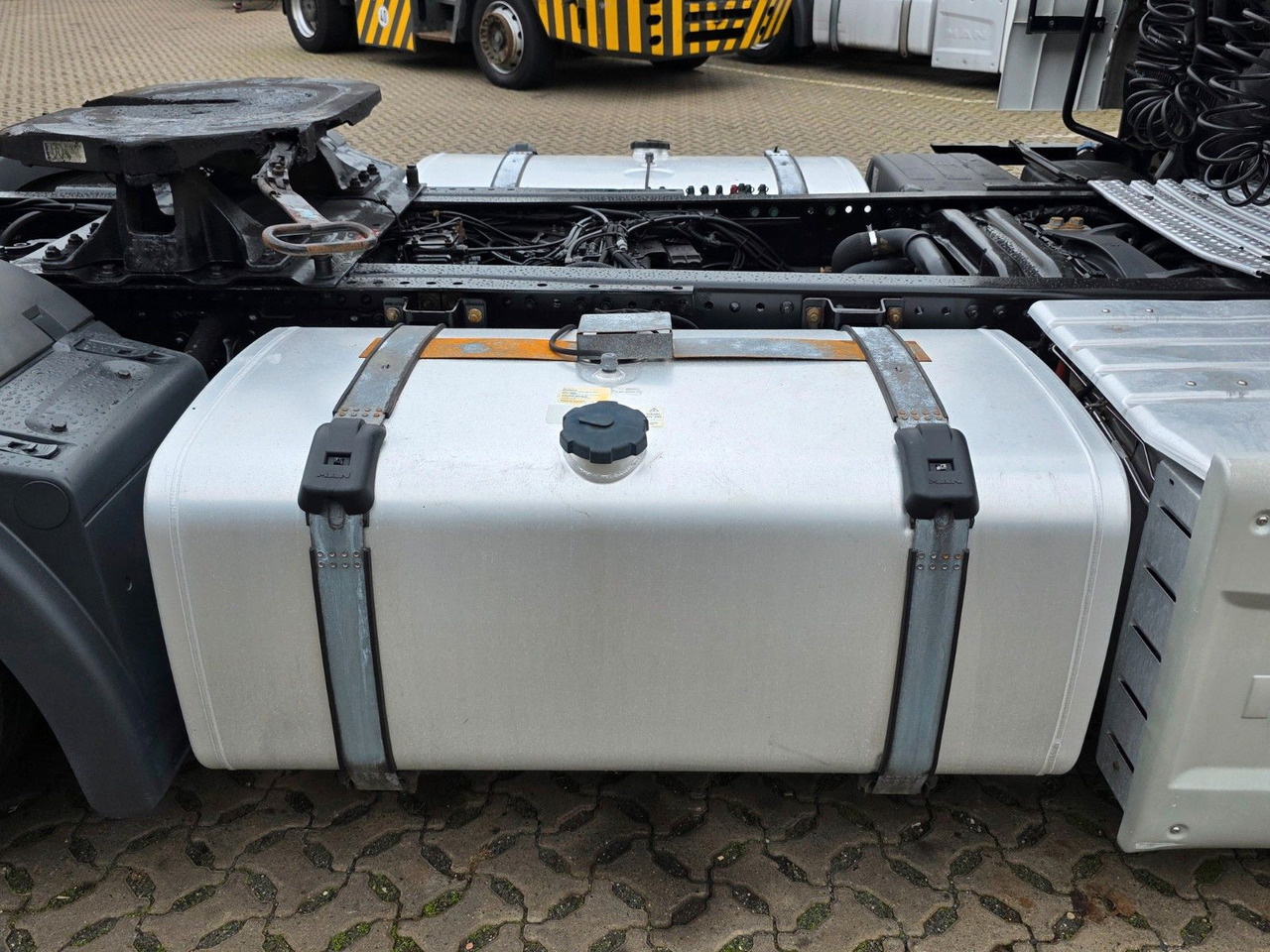 Τράκτορας MAN TGX 18.460 4X2 LLS-U / Retarder / 2 Tanks: φωτογραφία 18 Τράκτορας MAN TGX 18.460 4X2 LLS-U / Retarder / 2 Tanks: φωτογραφία 18