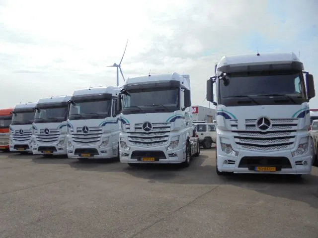 Mercedes-Benz Actros 1842 15x IN STOCK - Τράκτορας: φωτογραφία 1 Mercedes-Benz Actros 1842 15x IN STOCK - Τράκτορας: φωτογραφία 1