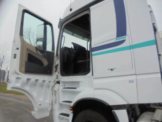 Mercedes-Benz Actros 1943 LS - Τράκτορας: φωτογραφία 4 Mercedes-Benz Actros 1943 LS - Τράκτορας: φωτογραφία 4