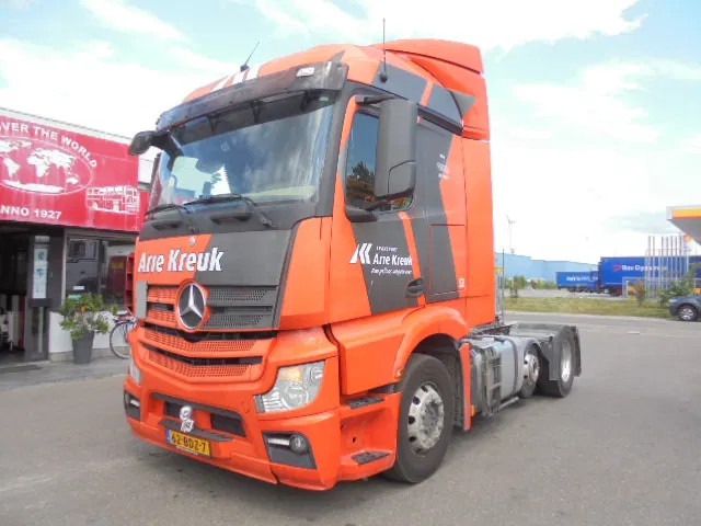 Mercedes-Benz Actros 2343 6X2 VOORLOOPAS - Τράκτορας: φωτογραφία 1 Mercedes-Benz Actros 2343 6X2 VOORLOOPAS - Τράκτορας: φωτογραφία 1