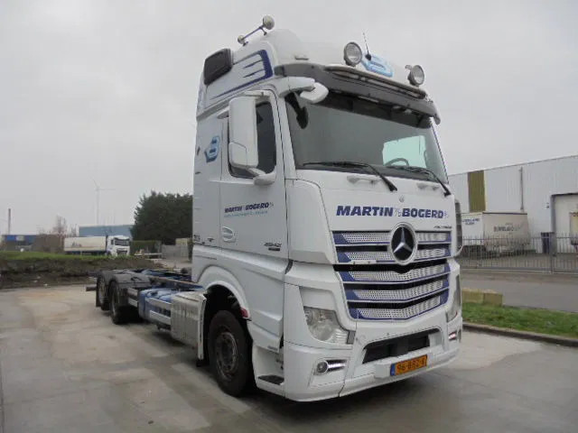 Mercedes-Benz Actros 2542 6X2 - Φορτηγό σασί: φωτογραφία 3 Mercedes-Benz Actros 2542 6X2 - Φορτηγό σασί: φωτογραφία 3