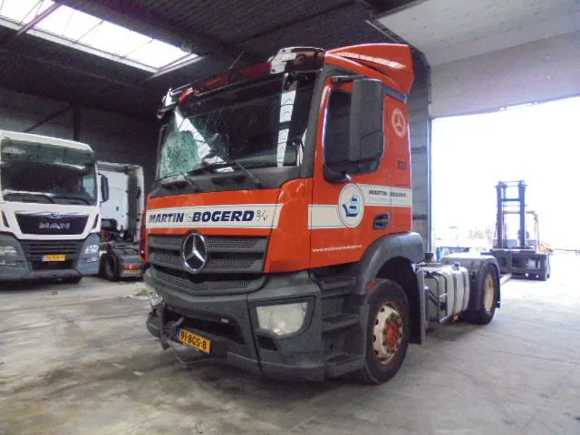 Mercedes-Benz Antos 1832 CABINE SCHADE FOR PARTS - Τράκτορας: φωτογραφία 1 Mercedes-Benz Antos 1832 CABINE SCHADE FOR PARTS - Τράκτορας: φωτογραφία 1