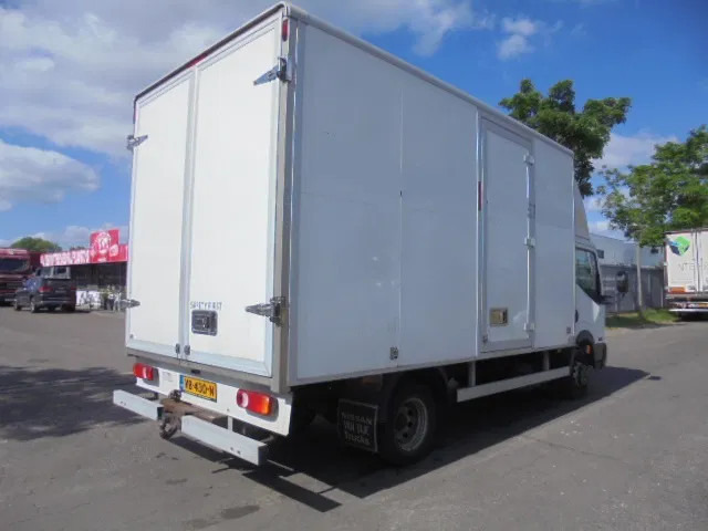 Nissan Cabstar 35.14 - Επαγγελματικό αυτοκίνητο κόφα: φωτογραφία 4 Nissan Cabstar 35.14 - Επαγγελματικό αυτοκίνητο κόφα: φωτογραφία 4