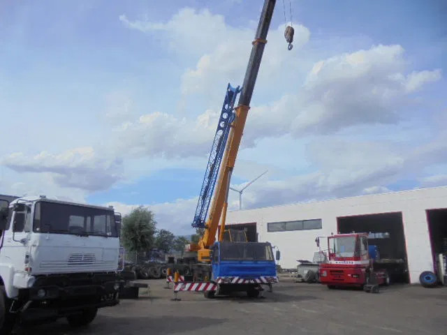 PPM ATT 350 4X4X4 - Γερανός παντός εδάφους: φωτογραφία 2 PPM ATT 350 4X4X4 - Γερανός παντός εδάφους: φωτογραφία 2