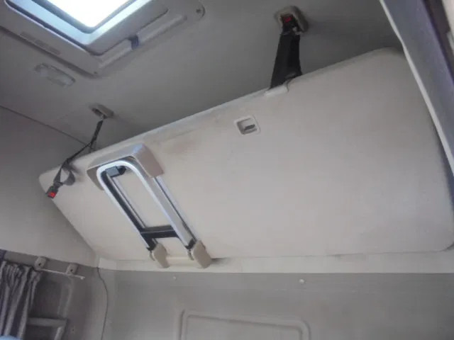 Φορτηγό κόφα Scania R400 6X2 VOLUME COMBI + RETARDER: φωτογραφία 9 Φορτηγό κόφα Scania R400 6X2 VOLUME COMBI + RETARDER: φωτογραφία 9