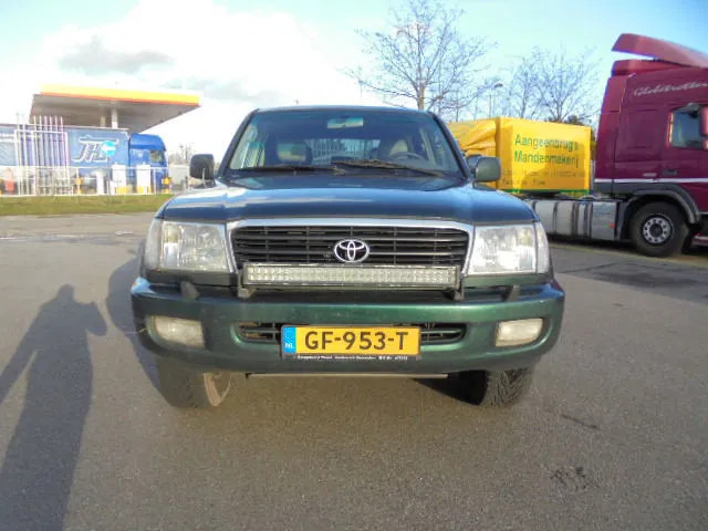 Toyota Land Cruiser - Αυτοκίνητο: φωτογραφία 2 Toyota Land Cruiser - Αυτοκίνητο: φωτογραφία 2