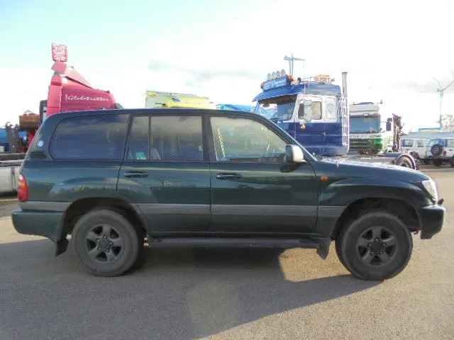 Toyota Land Cruiser - Αυτοκίνητο: φωτογραφία 4 Toyota Land Cruiser - Αυτοκίνητο: φωτογραφία 4
