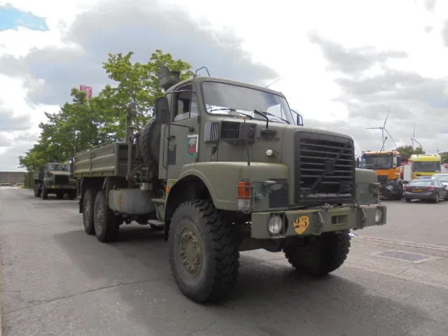 Volvo N 10 6X6 L + FASSI 3X IN STOCK - Φορτηγό με ανοιχτή καρότσα, Φορτηγό με γερανό: φωτογραφία 3 Volvo N 10 6X6 L + FASSI 3X IN STOCK - Φορτηγό με ανοιχτή καρότσα, Φορτηγό με γερανό: φωτογραφία 3