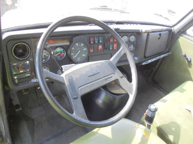 Φορτηγό με γερανό Volvo N 10 6X6 L + FASSI: φωτογραφία 9 Φορτηγό με γερανό Volvo N 10 6X6 L + FASSI: φωτογραφία 9