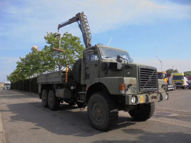 Volvo N 10 6X6 L + FASSI - Φορτηγό με γερανό: φωτογραφία 3 Volvo N 10 6X6 L + FASSI - Φορτηγό με γερανό: φωτογραφία 3